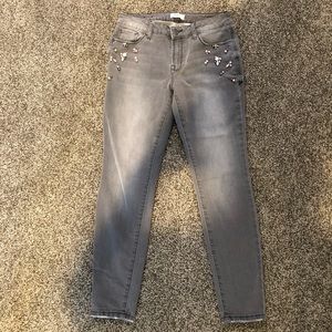 Grey mid rise ankle skinny jeans w embellishments